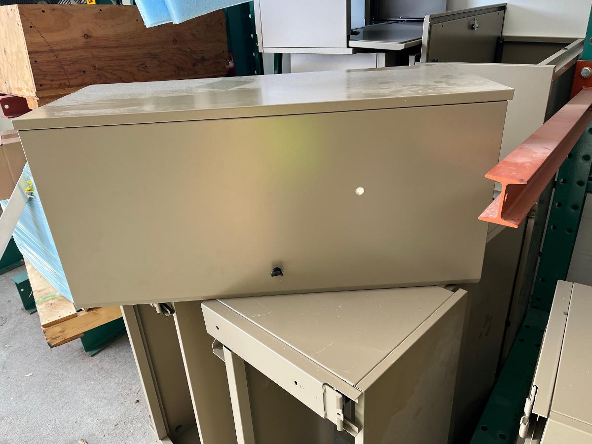 Metal hanging storage cabinet, 36"x16"x17"