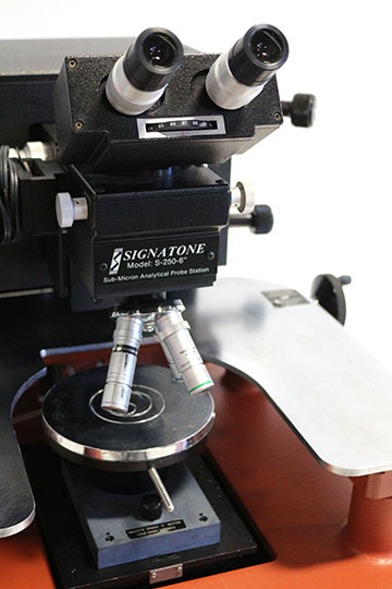 https://www.keySurplus.com/clientresources/107/108/34/77434/178662-2-Signatone-2-250-6-Analytical-Wafer-Prober-3.jpg