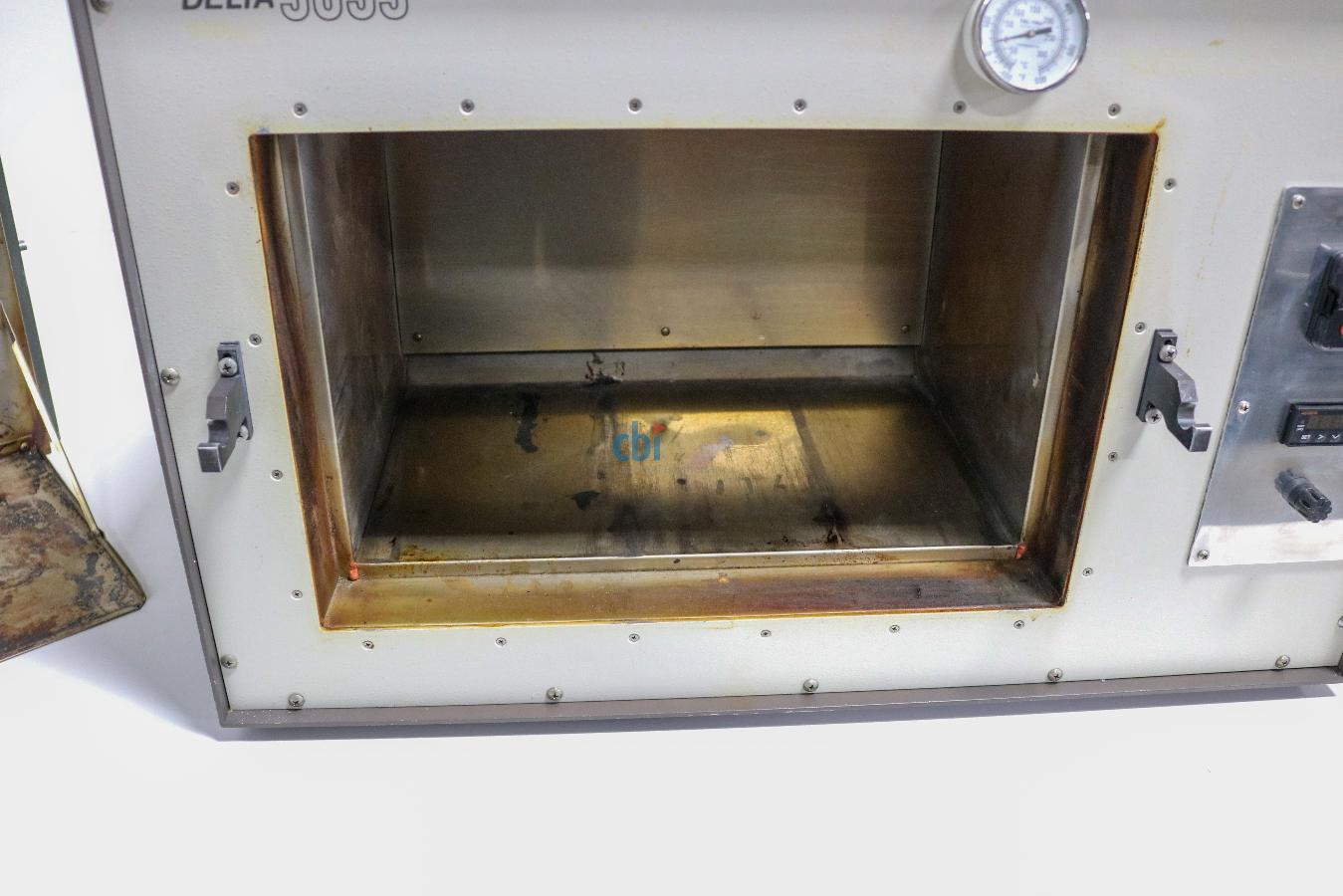 https://www.keySurplus.com/clientresources/107/108/45/1245/212155-4-Delta-Design-9039-LN2-Temperature-Chamber-005.jpg