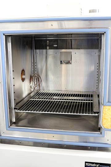 https://www.keySurplus.com/clientresources/107/108/46/1246/190372-3-Cincinnati-ZPH-8-3.5-SCT_AC-Temp-Humidity-Chamber-6.jpg