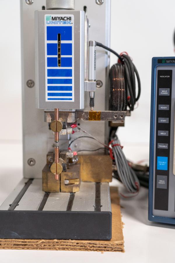 https://www.keySurplus.com/clientresources/107/108/47/547/207686-1-Miyachi-Unitek-IS-120B-Resistance-Spot-Welding-System-2.jpg