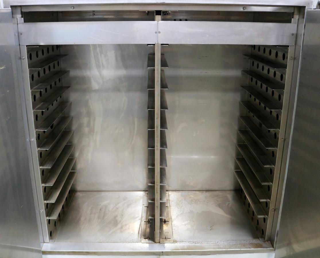 https://www.keySurplus.com/clientresources/107/108/50/350/224170-5-Blue-M-TPS-DC-326-G-ST350-Batch-Oven-6.jpg