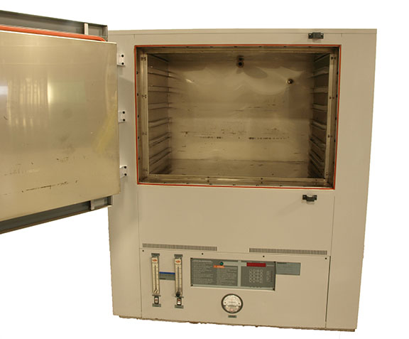 https://www.keySurplus.com/clientresources/107/108/51/351/170019-1-Despatch-LND2-11-3-Inert-Gas-Atmosphere-Oven-Detail.jpg