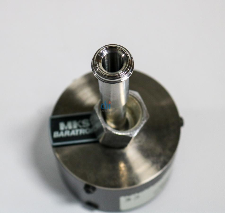 https://www.keySurplus.com/clientresources/107/108/63/563/212056-1-MKS-122AA-00100BB-Capacitance-Gauge002.jpg