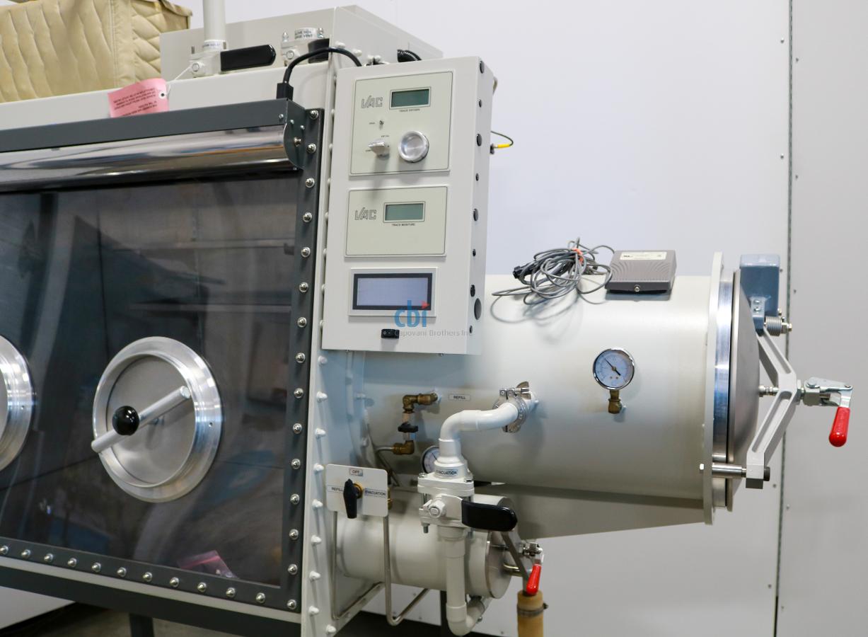 https://www.keySurplus.com/clientresources/107/108/71/571/229690-1-Vacuum-Atomspheres-Omni-LAB-101965--Glove-Box-2.jpg