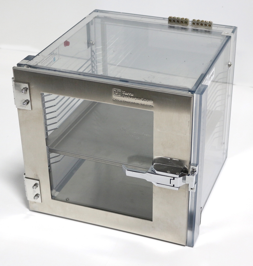 https://www.keySurplus.com/clientresources/107/108/72/572/197490-2-Terra-Universal-3950-21A-Adjust-A-Shelf-Desiccator-2.jpg
