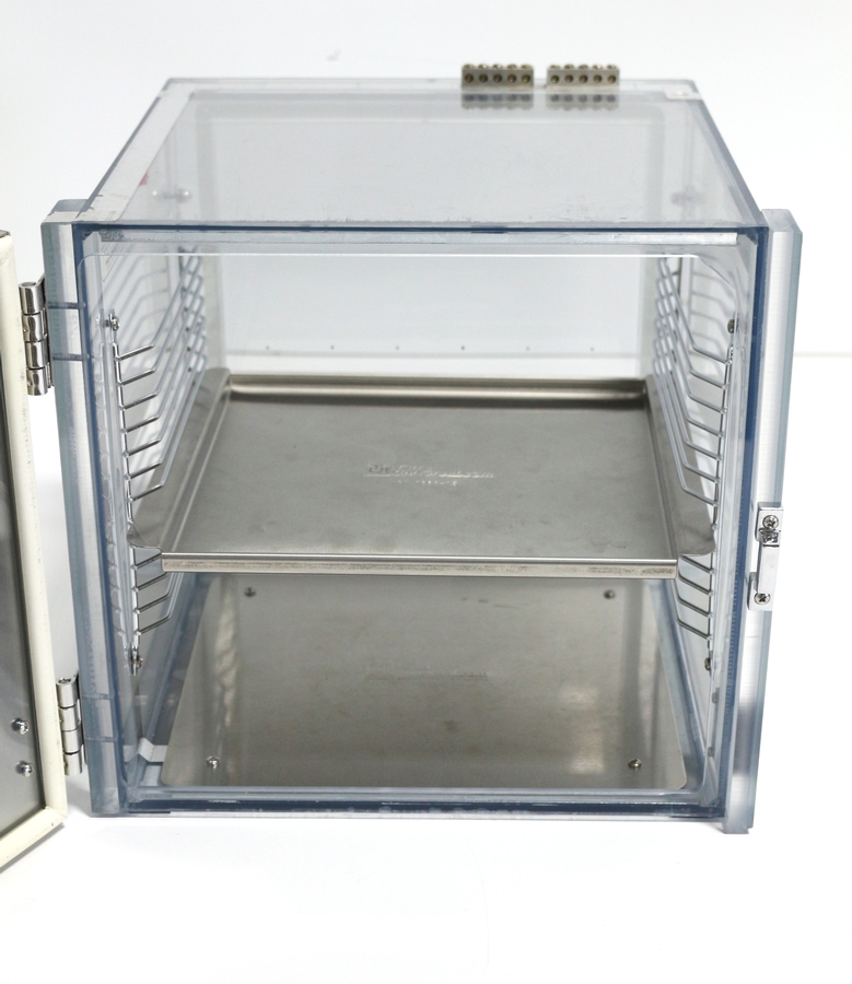 https://www.keySurplus.com/clientresources/107/108/72/572/197490-6-Terra-Universal-3950-21A-Adjust-A-Shelf-Desiccator-5.jpg
