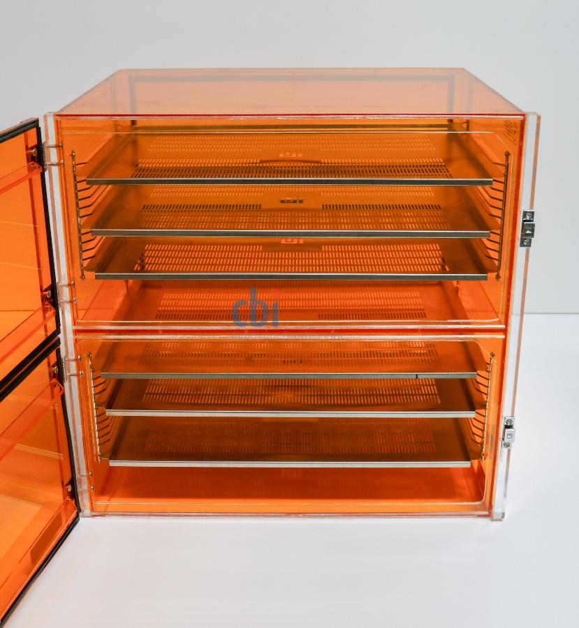 https://www.keySurplus.com/clientresources/107/108/72/572/203301-1-Terra-Universal-Inc.-1962-00-Two-Compartment-Dry-Box-2.jpg
