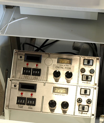 https://www.keySurplus.com/clientresources/107/108/86/886/170196-2-Semitool-ST-860-SRD-Spin-Rinse-Dryer-Detail-2.jpg