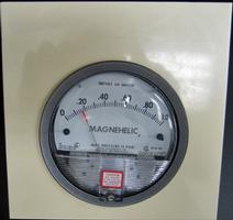 https://www.keySurplus.com/clientresources/65489/65493/03/92603/137195-a-O232-Dwyer-2001-Magnehelic-Gauge.jpg