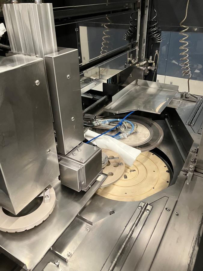 https://www.keySurplus.com/clientresources/84219/84223/36/77436/268449-3-Cleaning-Unit-&-Handling-Pads.jpg