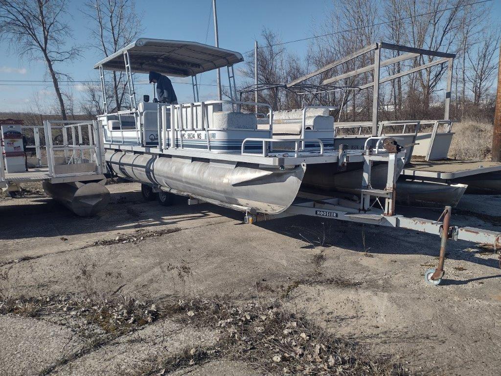 Pontoon Boat